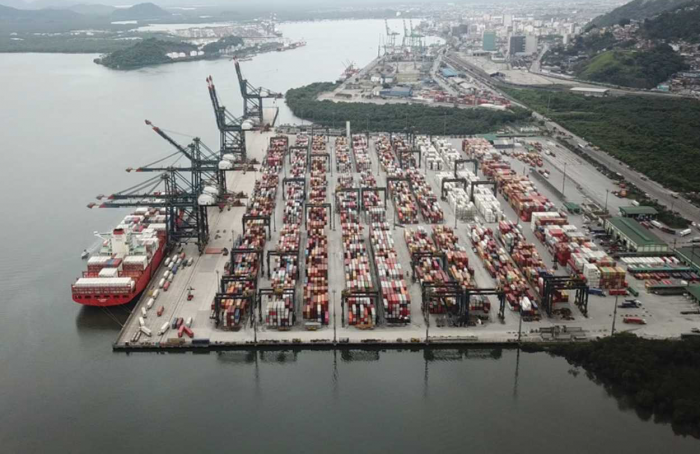 Atraso de navios no Porto de Santos chega a 85% no mês de janeiro