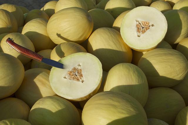 Clima afeta consumo de melão e preços recuam em SP