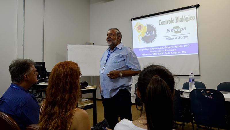 Curso sobre controle biológico de pragas atrai alunos de diversos estados brasileiros