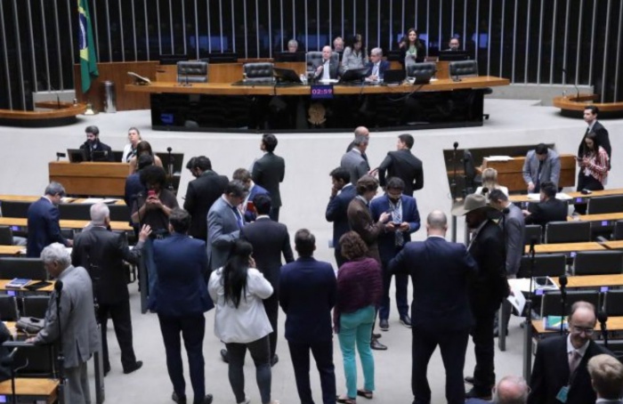 Câmara aprova MP que endurece regras do piso do frete