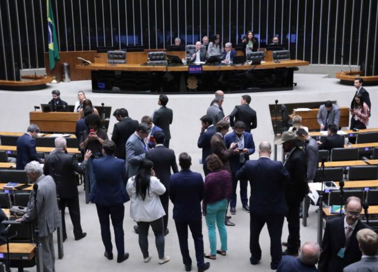 Câmara aprova MP que endurece regras do piso do frete