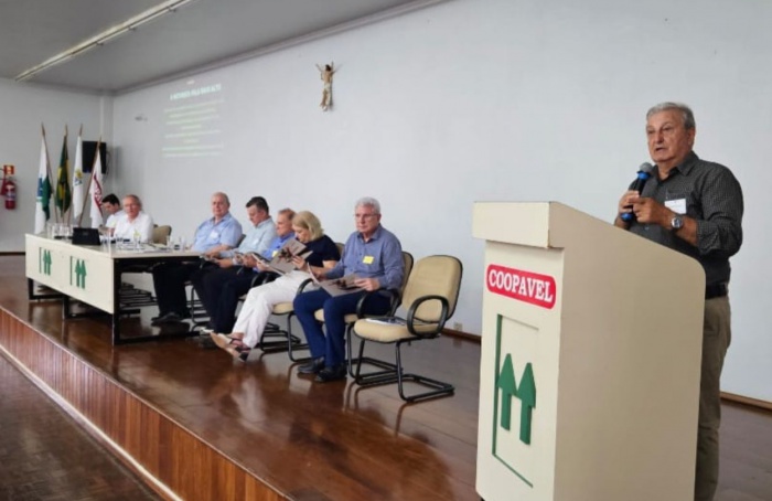 Coopavel destaca momento promissor do agro em assembleia