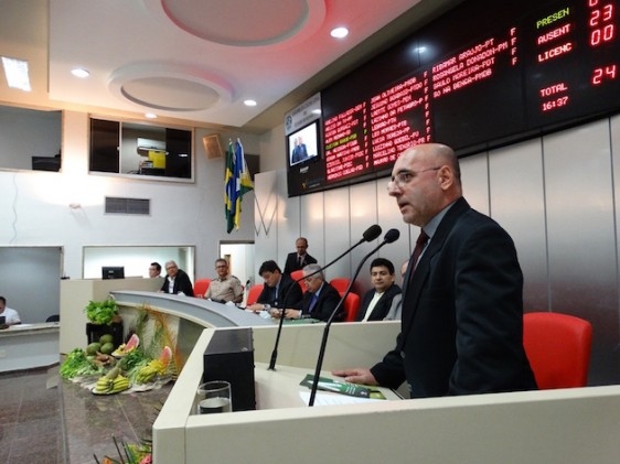 Embrapa Rondônia apresenta ações e recebe homenagem da Assembleia Legislativa