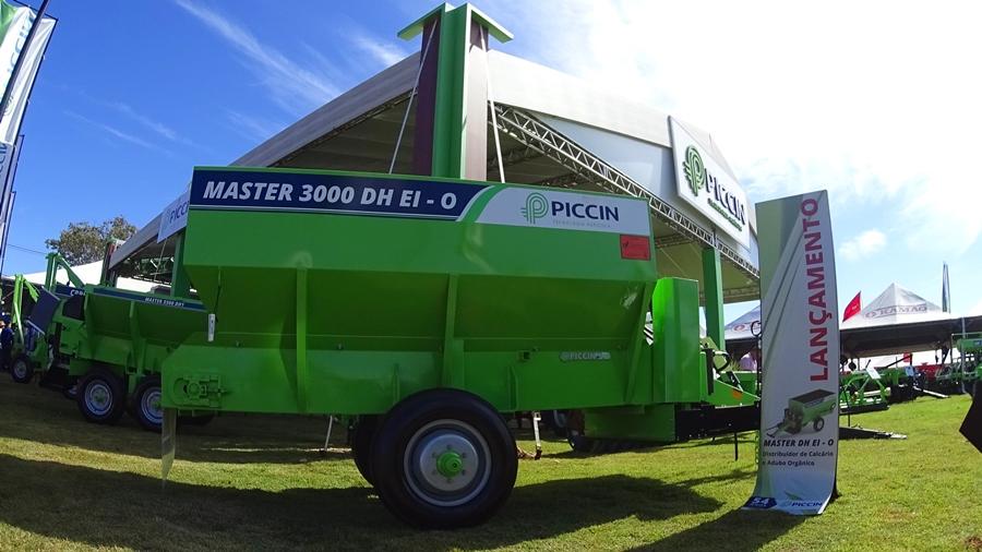 ​Distribuidores de adubo serão destaques da Piccin na 13ª Fenec