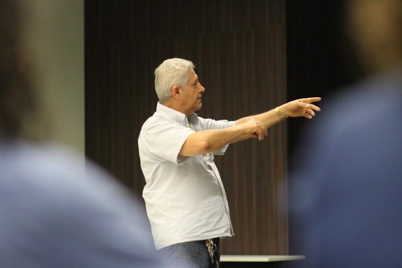 Colaboradores da Aprosoja recebem palestra sobre classificação de grãos