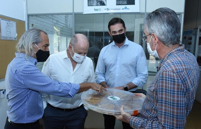Adido agrícola de Israel discute parcerias em visita à Embrapa Arroz e Feijão