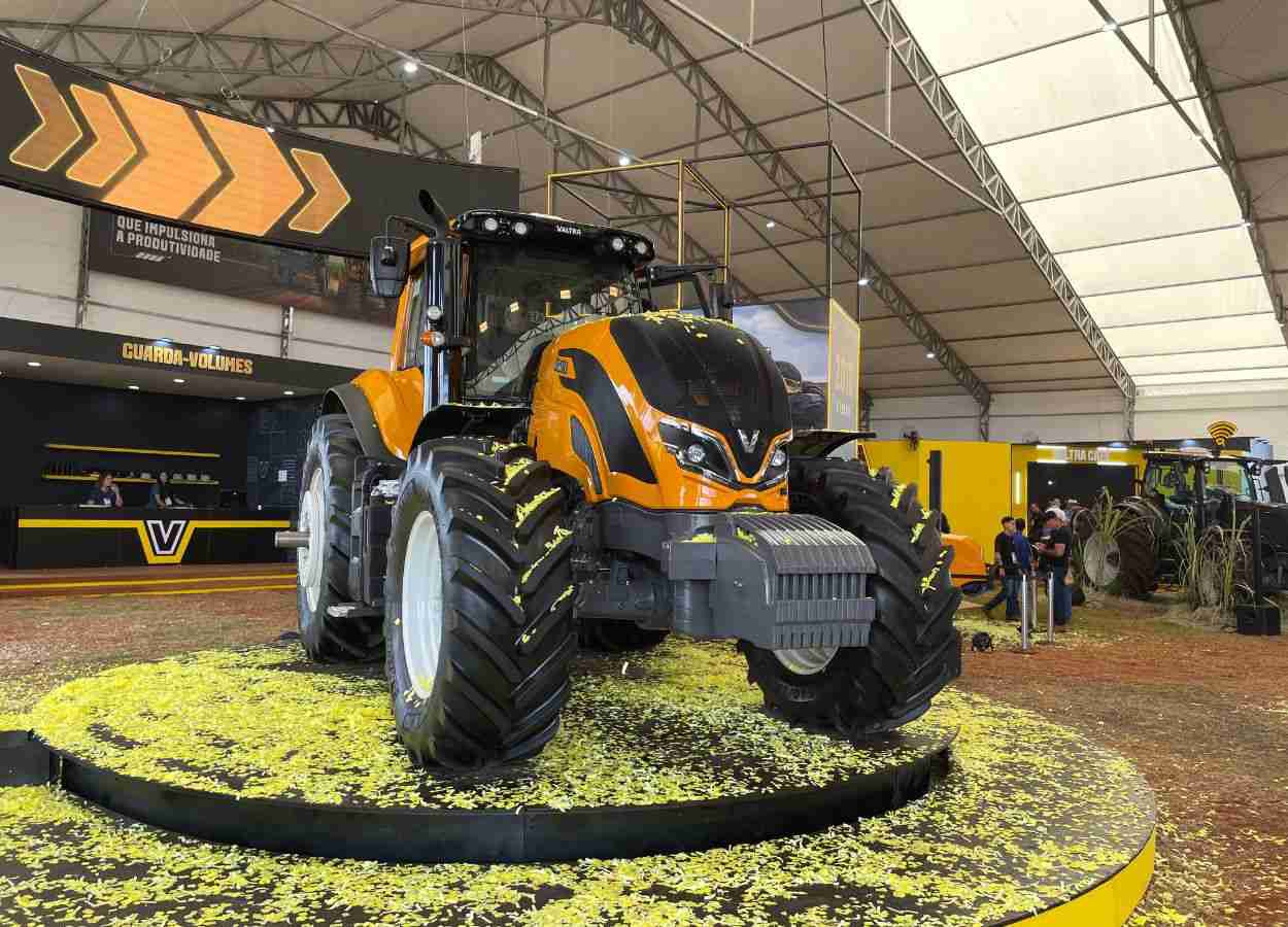 Valtra chega à Agrishow com nova geração de tratores