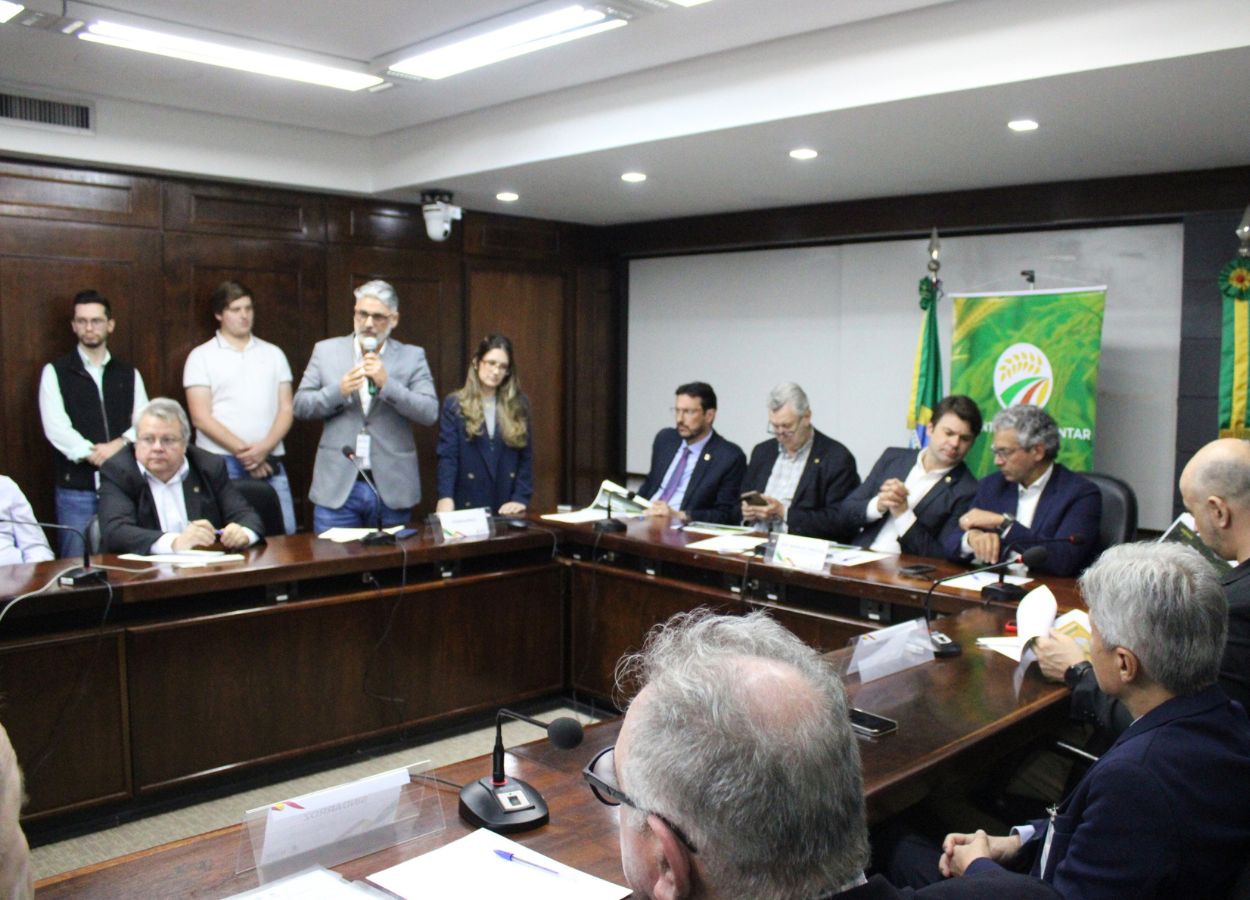 Setor arrozeiro gaúcho discute alternativas para crise