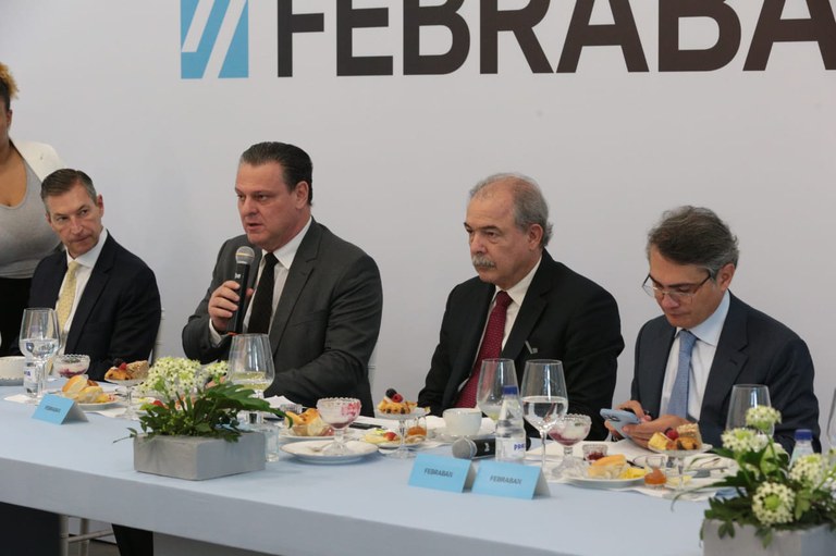 Na Febraban, ministro Carlos Fávaro reforça a importância de investimento no agro sustentável