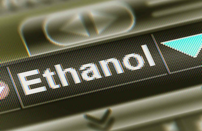 Etanol gera economia de R$ 2,5 bi e segura alta da gasolina