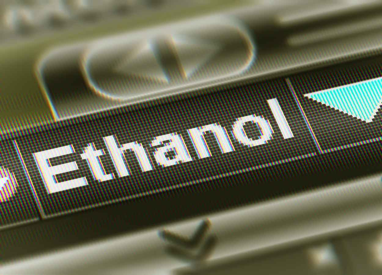 Etanol gera economia de R$ 2,5 bi e segura alta da gasolina