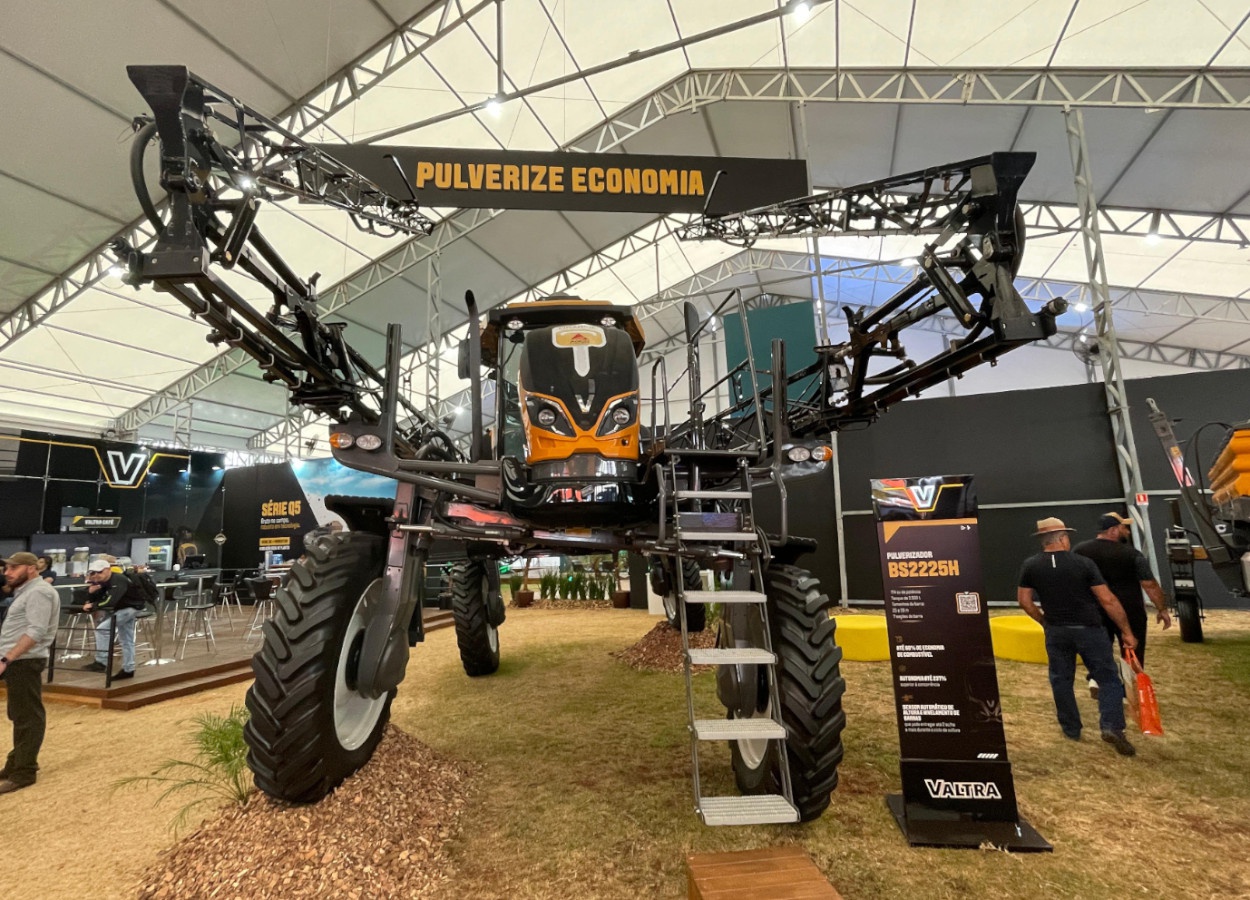 Valtra apresenta Pulverizador BS2225H HiTech na Expodireto 2025