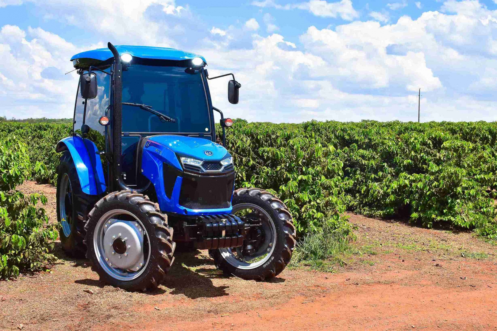 Test drive exclusivo com o trator MT4 70, da LS Tractor