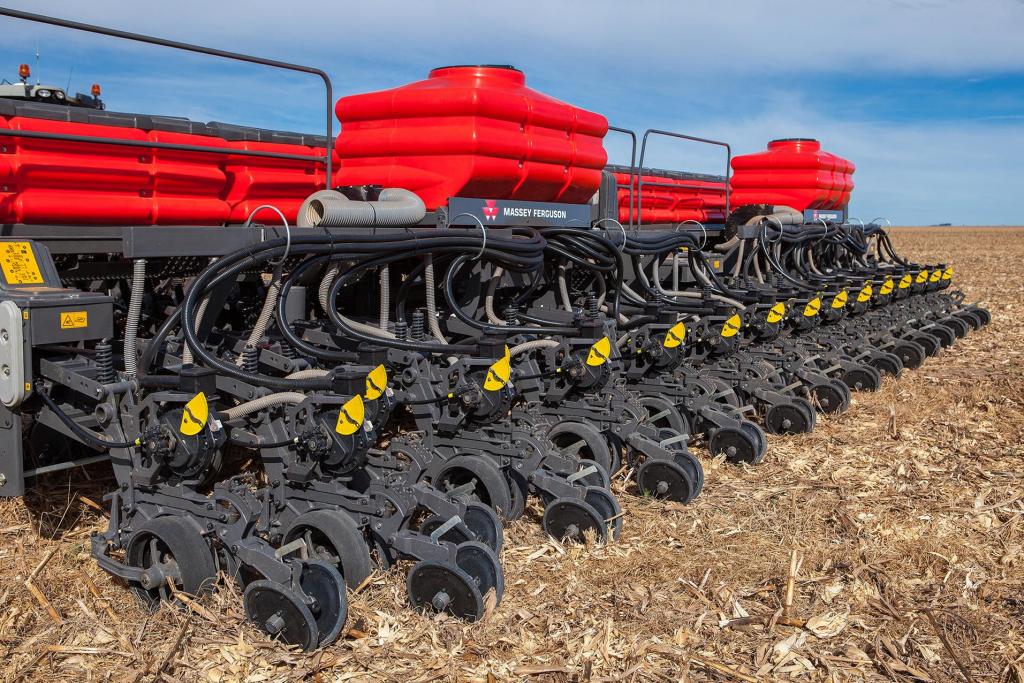 Massey Ferguson apresenta plantadeira de caixa central MF 700 CFS