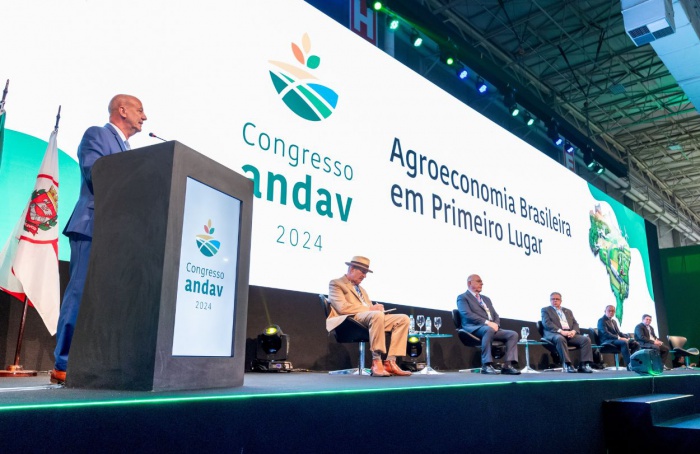 Especialistas debatem tarifaço de Trump no Congresso Andav