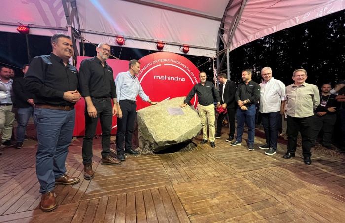 Mahindra lança pedra fundamental de nova fábrica em Dois Irmãos