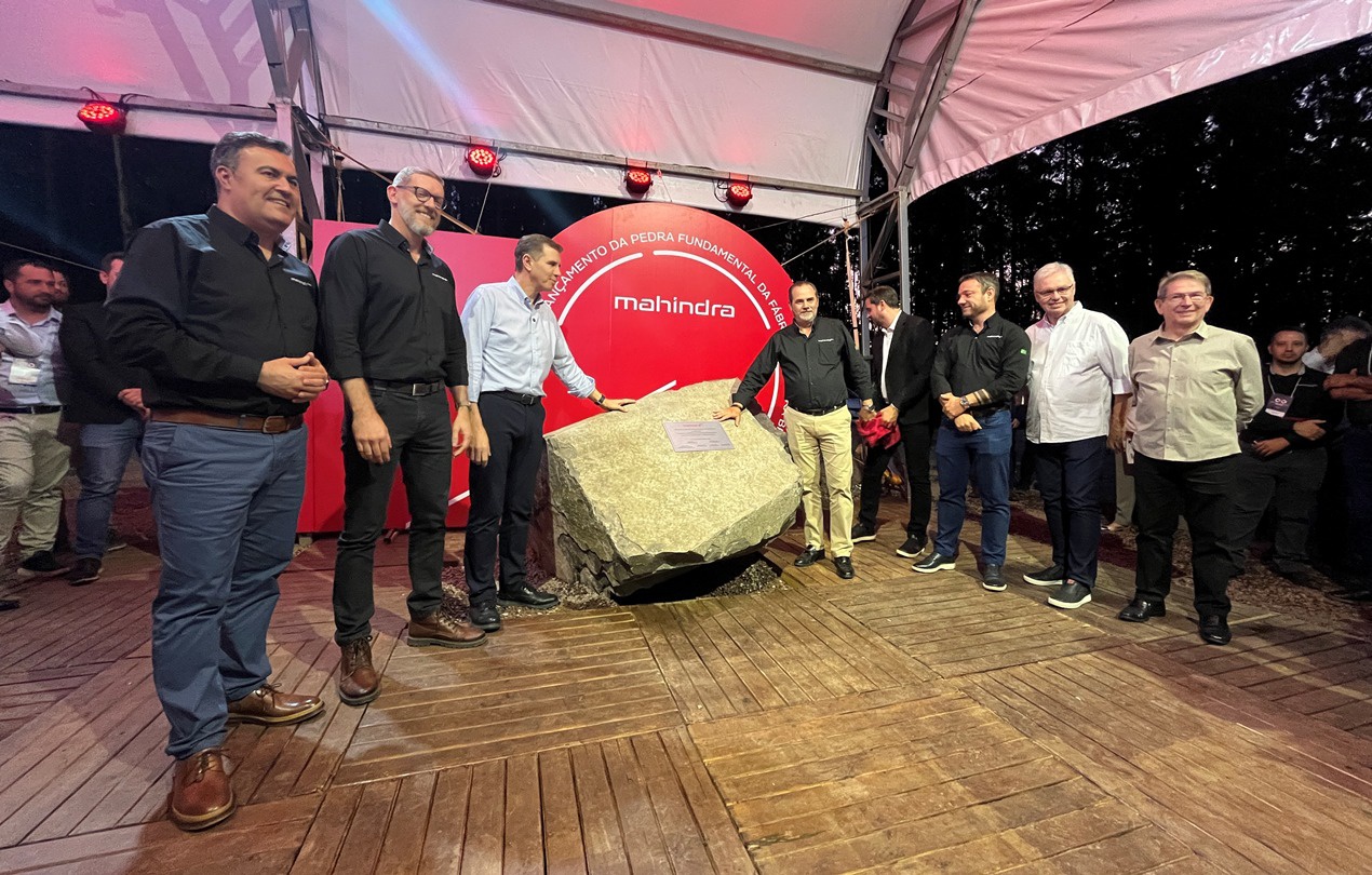 Mahindra lança pedra fundamental de nova fábrica em Dois Irmãos