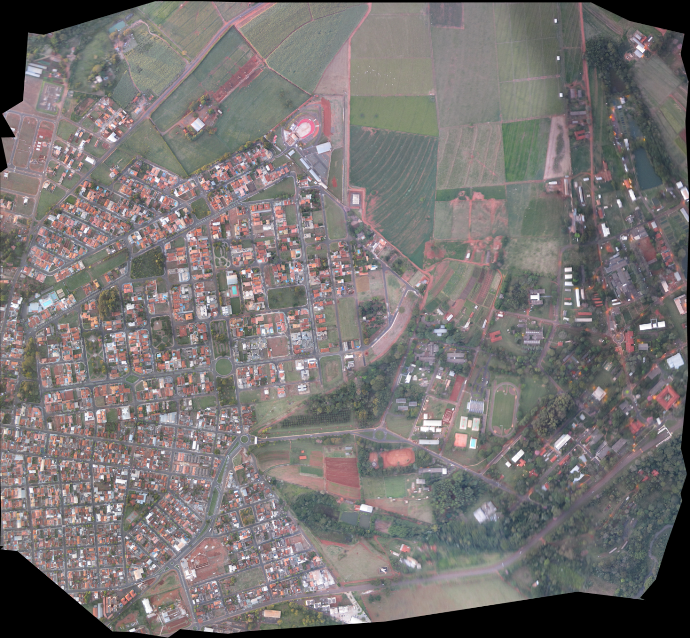 Trecho de mosaico obtido na cobertura aerofotogramétrica da área de estudo, exibindo parte do campus da Unesp de Jaboticabal.