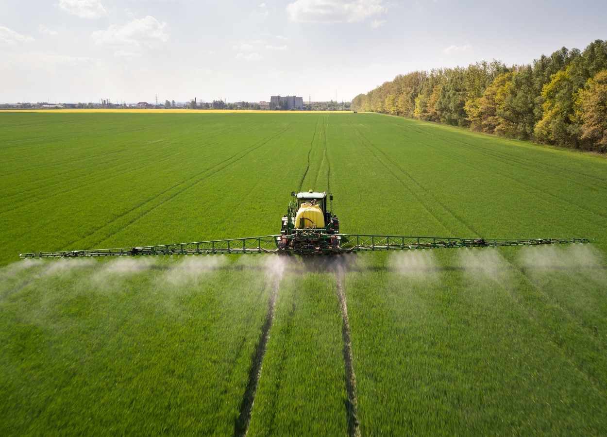 Área tratada com defensivos cresce 5% no Brasil em 2026