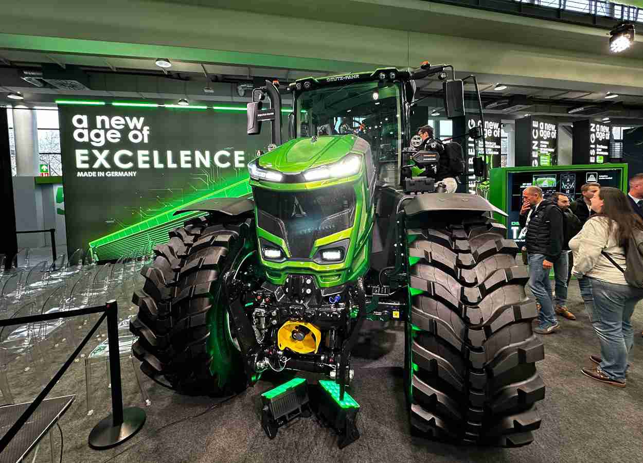 Deutz-Fahr launches new Series 8 tractors at Agritechnica 2025