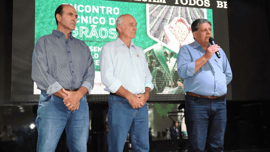 Vice-presidente da Cooxupé, Osvaldo Bachião Filho; o fundador da Agrobom, Mário Nelson Castelli; e o presidente da Cooxupé, Carlos Augusto Rodrigues de Melo&nbsp;