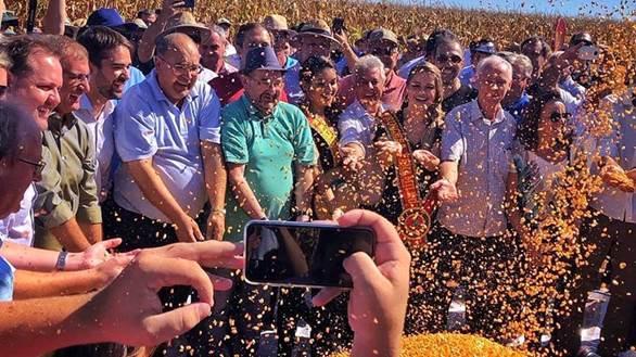 Massey Ferguson participa da Abertura Oficial da Colheita de Milho em Santo Ângelo, RS