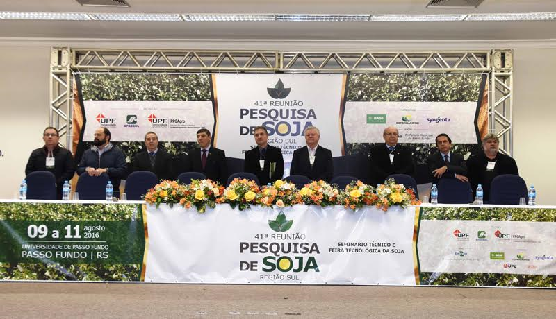 A cultura da soja é debatida na 41ª Reunião de Pesquisa de Soja da Região Sul