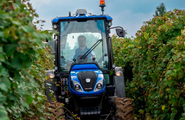 Sistema de direção assistida da New Holland vence prêmio de inovação técnica na EIMA 2024