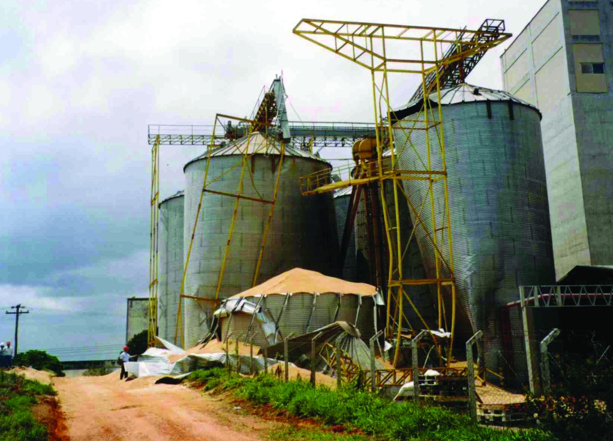 Risco de explosões em silos de grãos aumenta com alagamentos no Rio Grande do Sul
