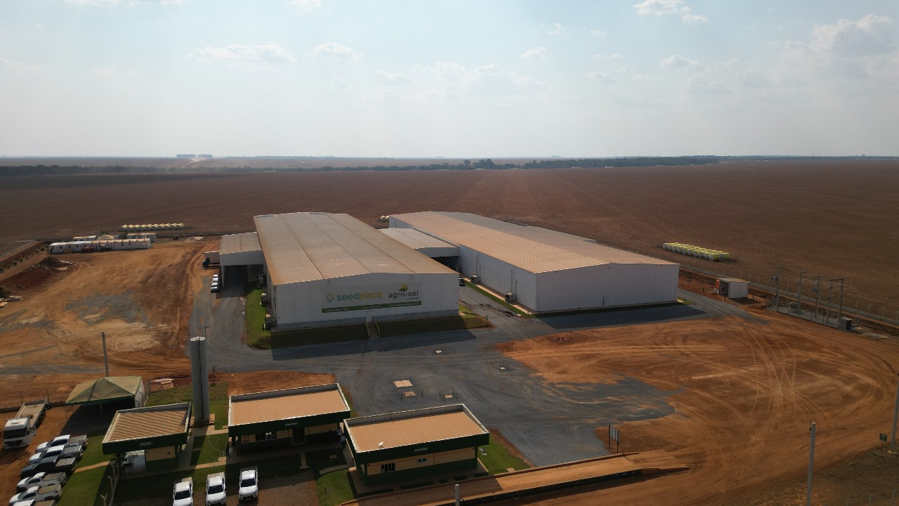 BR-163 has the first seed treatment and distribution center in Mato Grosso