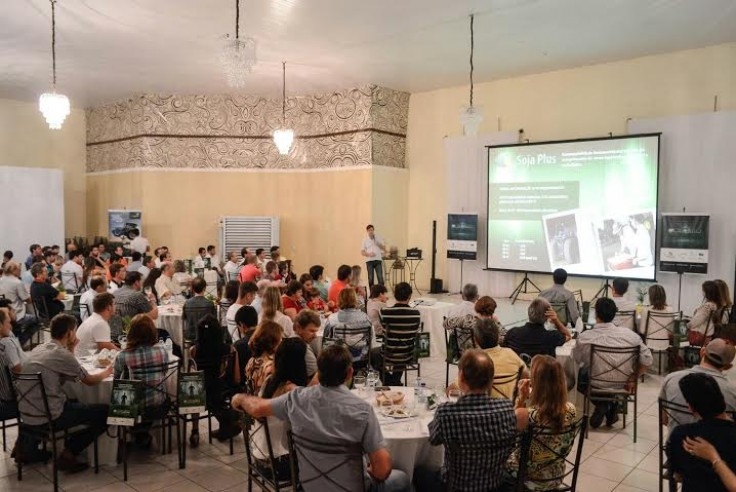 Produtores da Região Oeste debatem futuro da agricultura em MT no Circuito Aprosoja