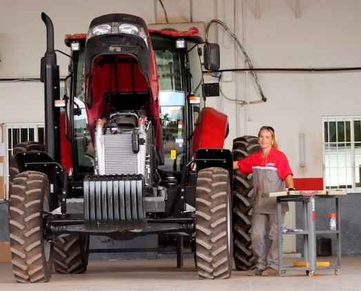 Mulheres encontram espaço nas oficinas da rede Case IH