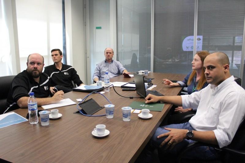 Australianos e americanos visitam Aprosoja