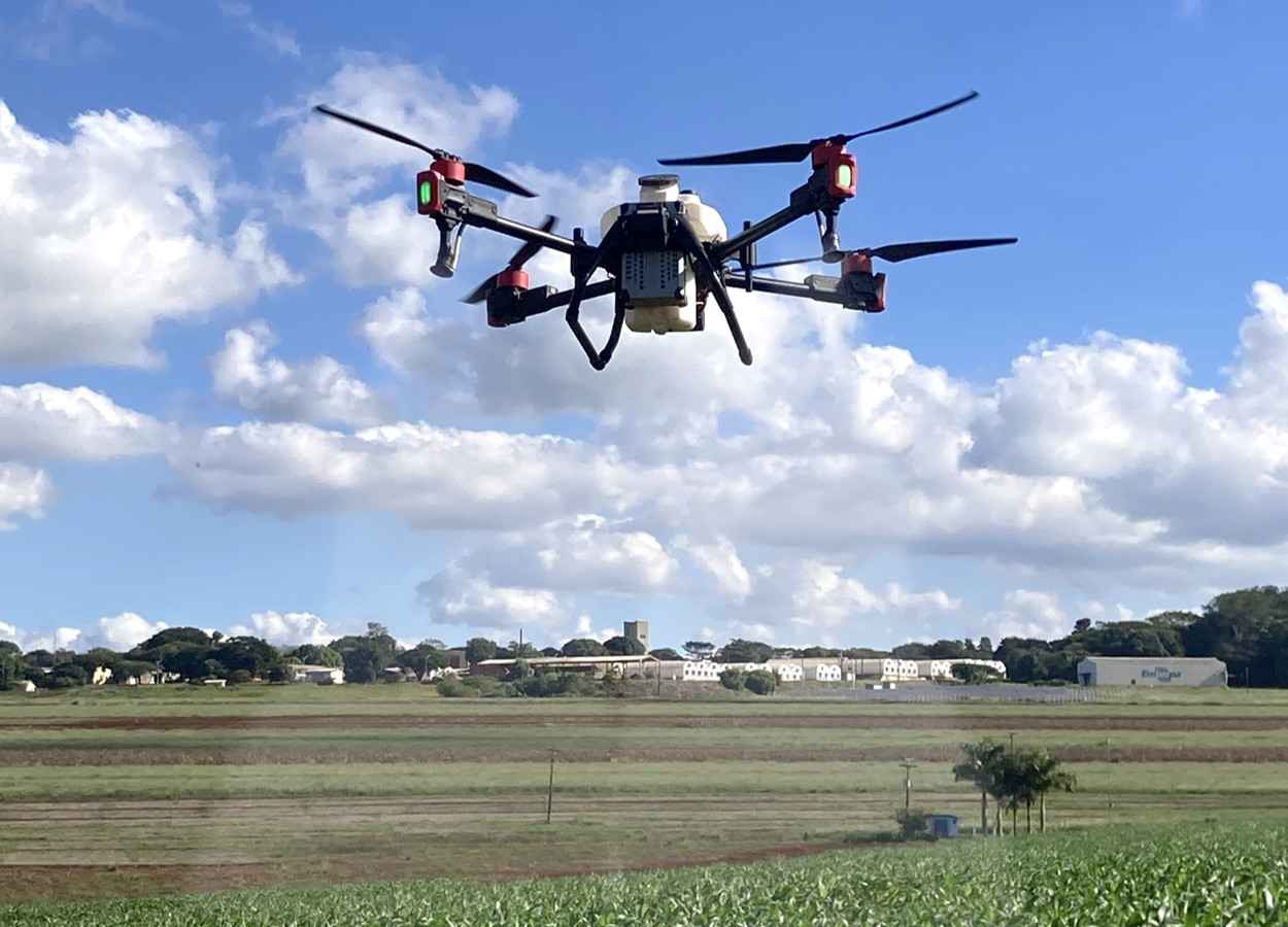 Publicação destaca papel da tecnologia de aplicação de pesticidas para uso seguro no campo