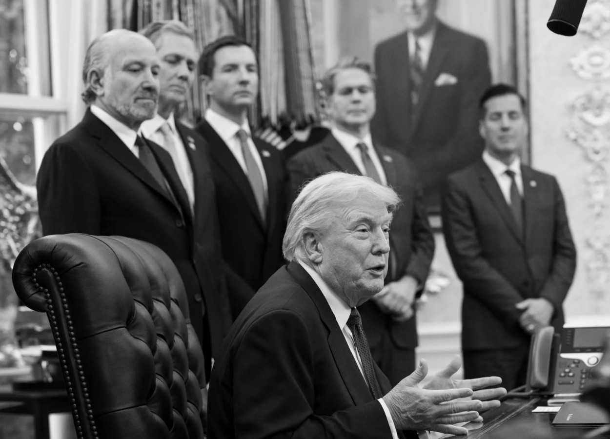 Trump emite decreto para garantir fósforo elementar e glifosato