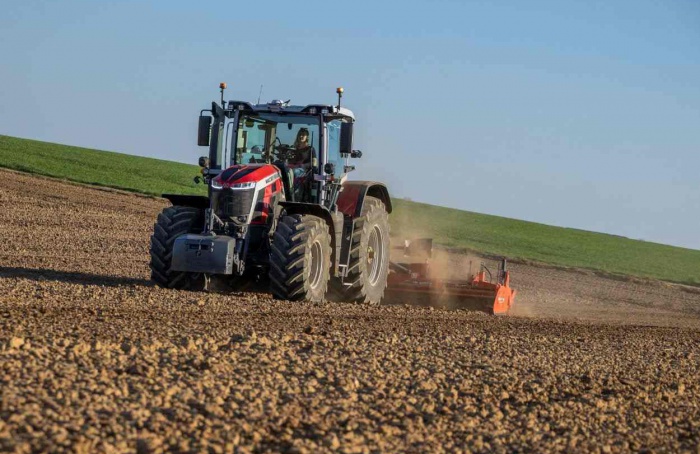 DLG aponta MF 8S Xtra como mais eficiente da categoria