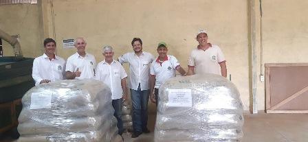 Pequenos produtores paranaenses comemoram primeira exportação direta de cafés especiais