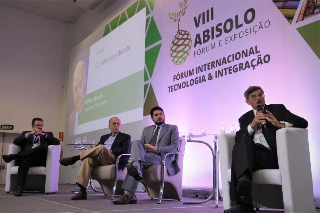 Fórum Abisolo debate a agenda da produtividade agrícola e o papel da nutrição vegetal