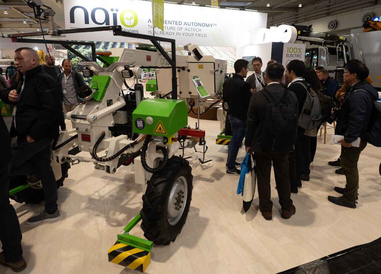 Robôs agrícolas e tratores autônomos dominam Agritechnica 2025