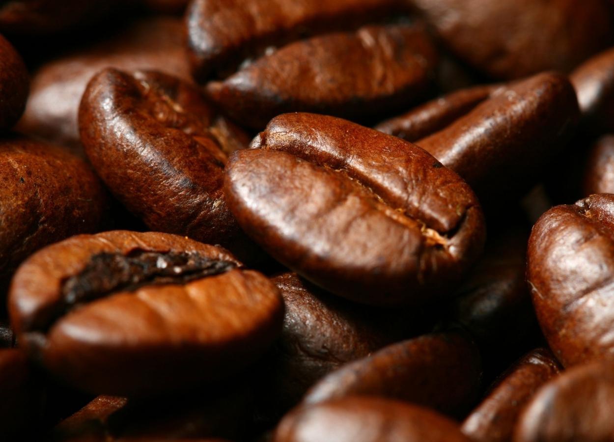 Exportação de café do Brasil cai 8% em março, aponta Cecafé