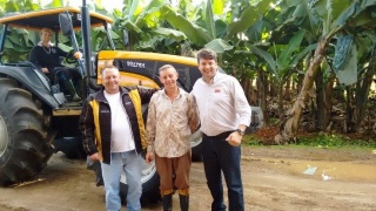 Valtra entrega 1º trator BM125i Geração II na Região Sul