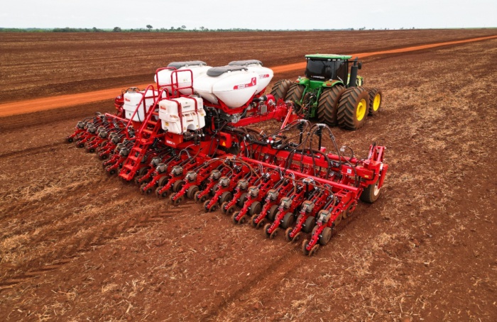 Test Drive exclusivo com a semeadora Plantor 2450 da Crucianelli