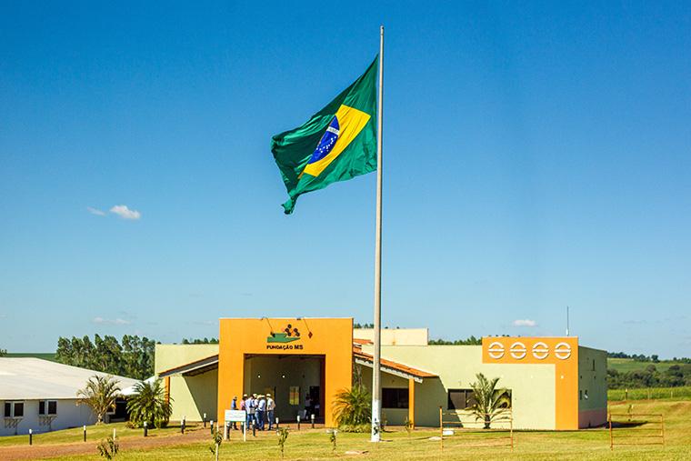 Sistema Famasul homenageia Fundação MS por 24 anos de atuação no desenvolvimento rural