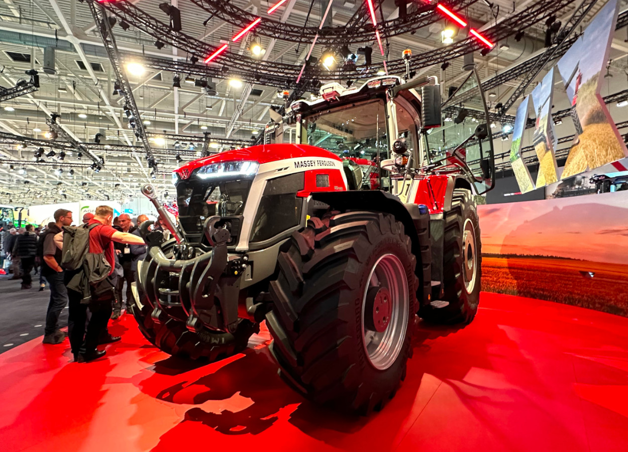 Novas máquinas e logotipo Massey Ferguson são lançados