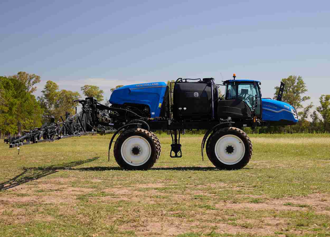 New Holland apresenta pulverizador Defensor 4000 na Expoagro 2026