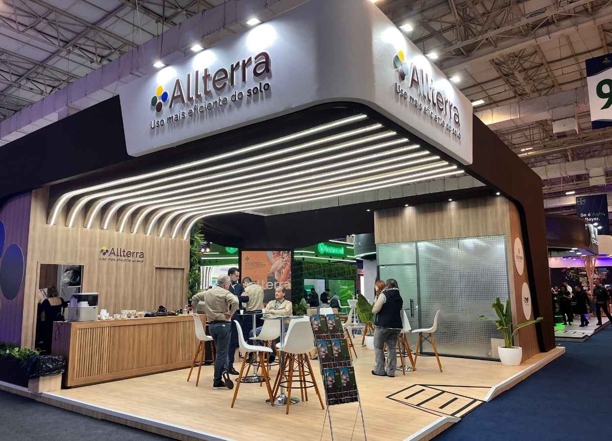 Empresa apresenta novos bioinsumos e celebra selo Regenera no Congresso Andav 2025