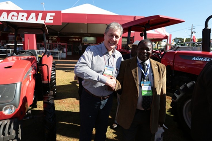 Agrale fornecerá 320 tratores para o Zimbábue por intermédio do Programa Mais Alimento