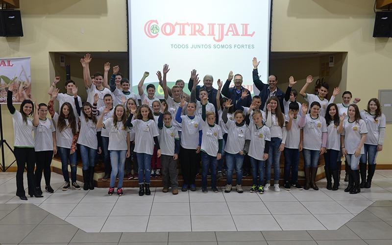 Cotrijal realiza Seminário de Líderes Mirins