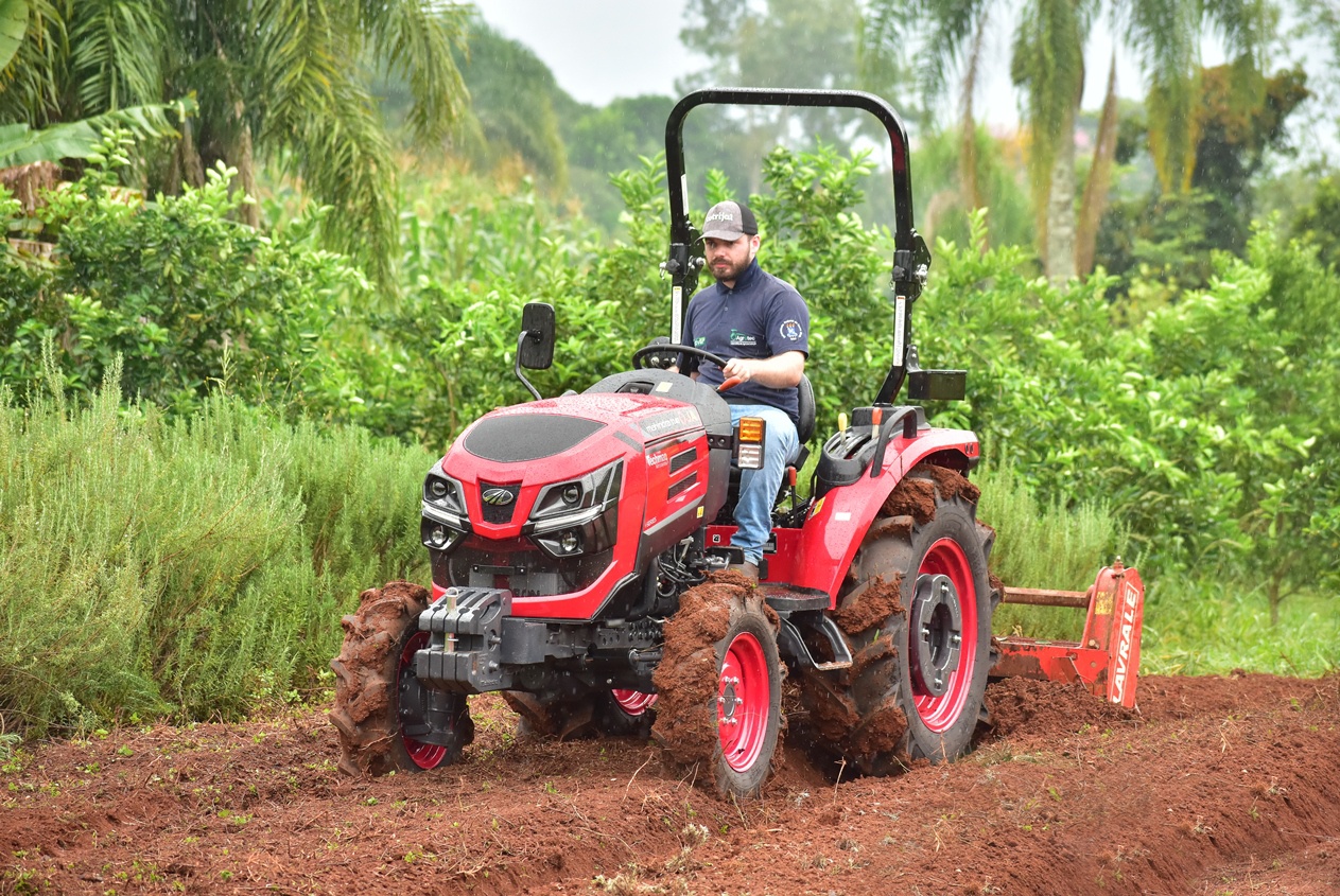 Test Drive exclusivo com o trator Mahindra OJA 314