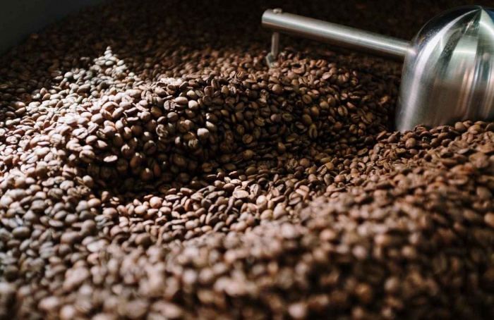 Preços do café seguem voláteis com clima e tarifas em foco